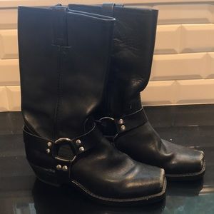 Ladies Frye Leather Harness Boots Sz 8.5